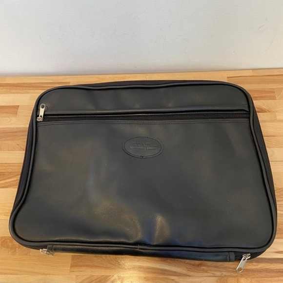 Bugatti Black Faux Leather Laptop Briefcase Zip Closure & Multiple Compartments - Picture 11 of 11